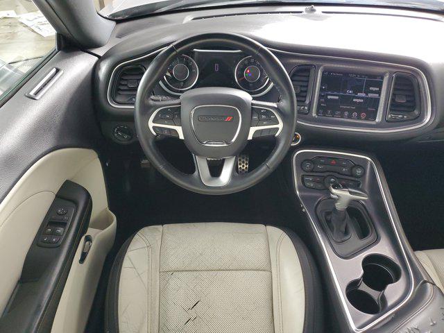 2016 Dodge Challenger SXT Plus