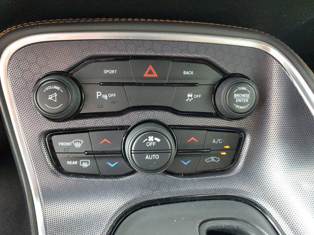 2016 Dodge Challenger SXT Plus