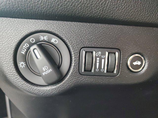 2016 Dodge Challenger SXT Plus