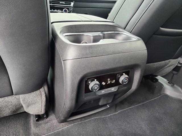 2025 Chevrolet Traverse FWD LT