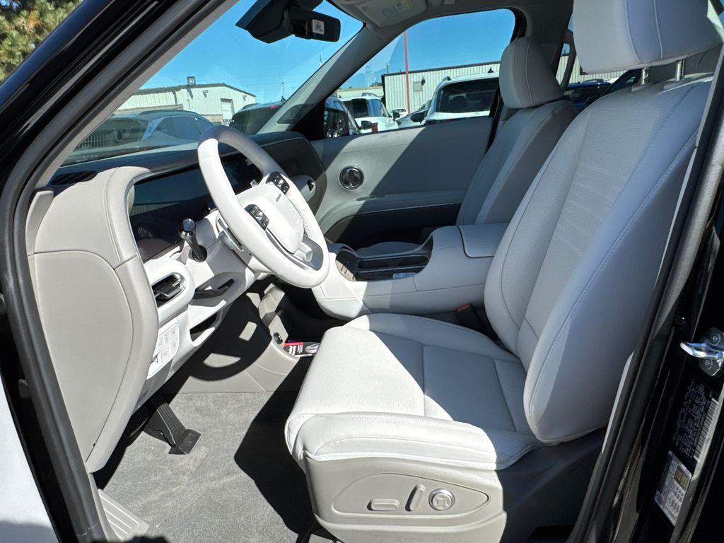 New 2026 Abyss Black HYUNDAI Limited FWD image 10