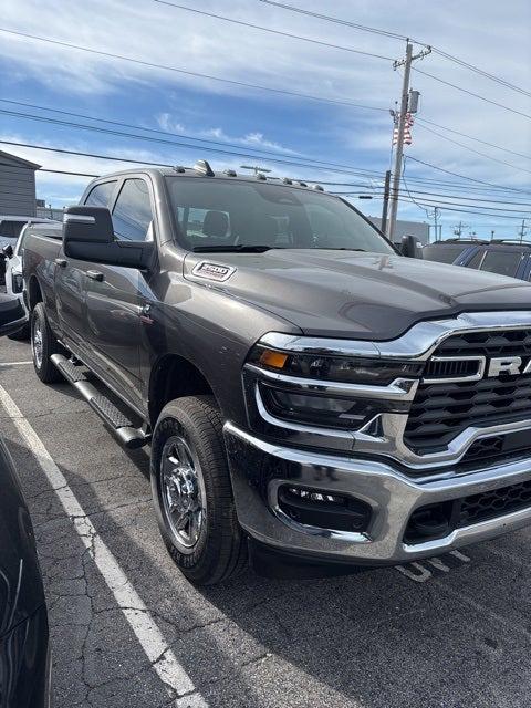 2026 RAM Ram 2500 RAM 2500 TRADESMAN CREW CAB 4X4 64 BOX