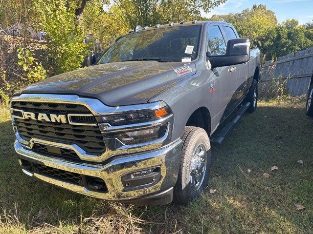 2026 RAM Ram 2500 RAM 2500 TRADESMAN CREW CAB 4X4 64 BOX 2026 RAM Ram 2500 RAM 2500 TRADESMAN CREW CAB 4X4 64 BOX