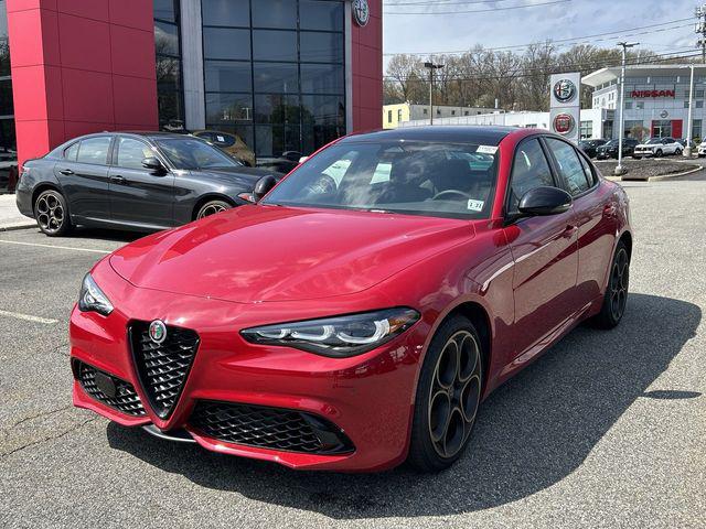 2025 Alfa Romeo Giulia GIULIA INTENSA AWD