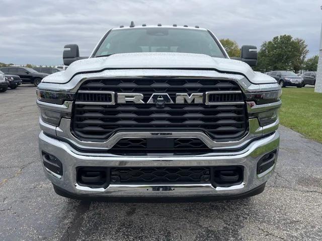 2026 RAM Ram 3500 RAM 3500 TRADESMAN CREW CAB 4X4 64 BOX