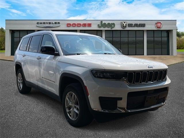 2023 Jeep Grand Cherokee L Laredo 4x2