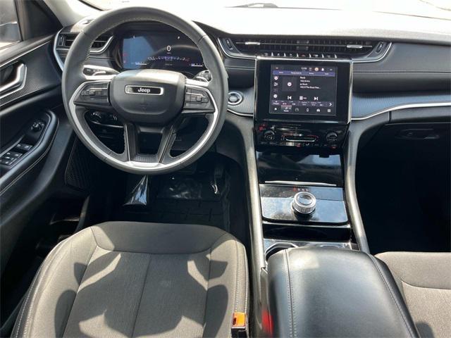 2023 Jeep Grand Cherokee L Laredo 4x2