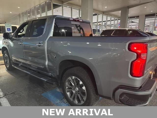 2023 Chevrolet Silverado 1500 4WD Crew Cab Short Bed High Country