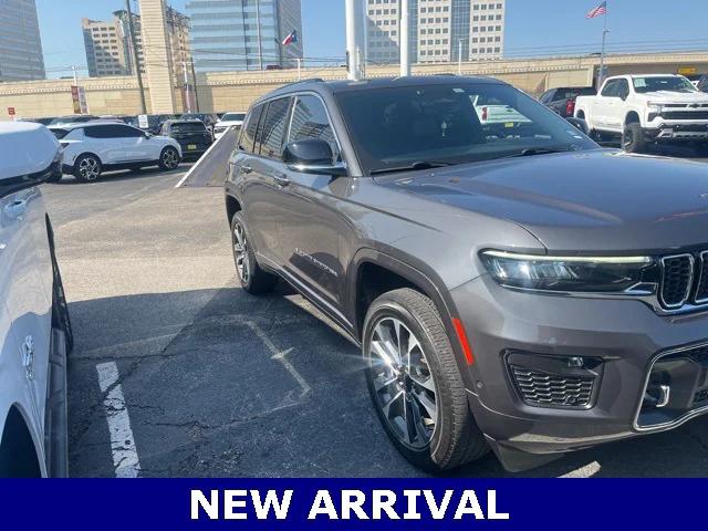2022 Jeep Grand Cherokee Overland 4x2