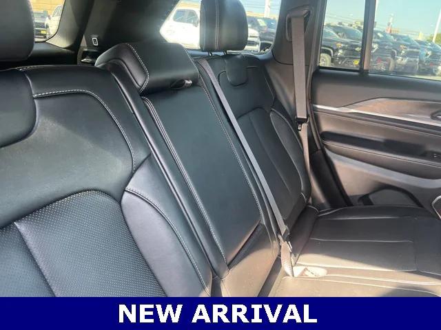 2022 Jeep Grand Cherokee Overland 4x2