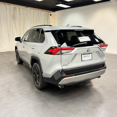 2022 Toyota RAV4 Hybrid SE