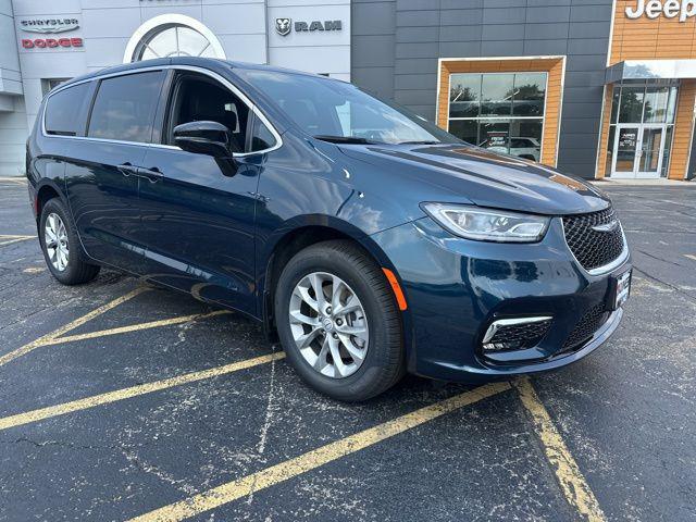 2025 Chrysler Pacifica PACIFICA SELECT AWD