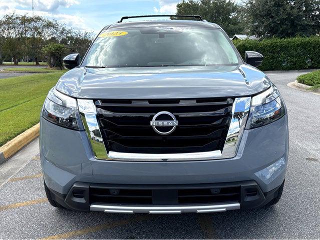 2025 Nissan Pathfinder Platinum FWD