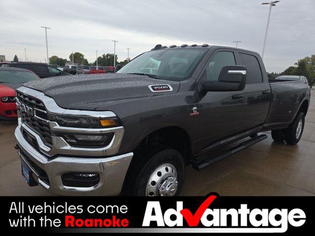 2026 RAM Ram 3500 RAM 3500 TRADESMAN CREW CAB 4X4 8 BOX