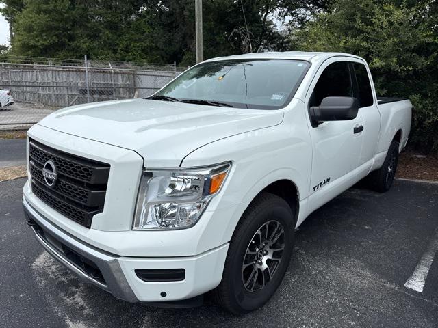 2024 Nissan TITAN Crew Cab SV 4x4