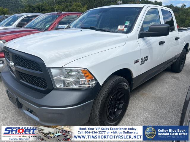 2022 RAM 1500 Classic Tradesman Crew Cab 4x4 64 Box
