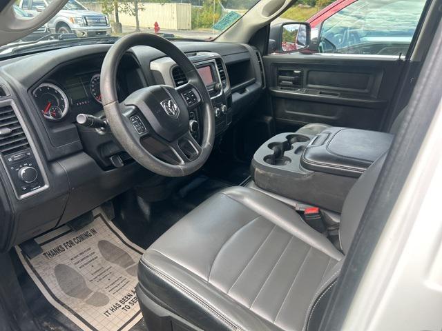 2022 RAM 1500 Classic Tradesman Crew Cab 4x4 64 Box