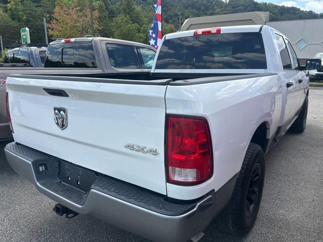 2022 RAM 1500 Classic Tradesman Crew Cab 4x4 64 Box