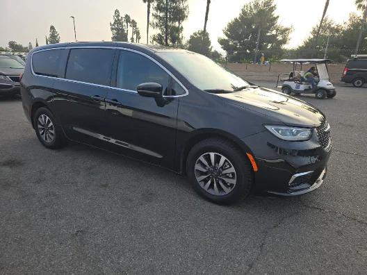 2022 Chrysler Pacifica Hybrid Touring L