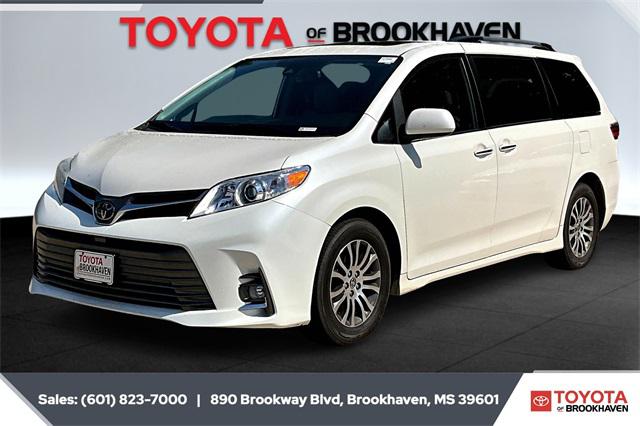 2020 Toyota Sienna XLE