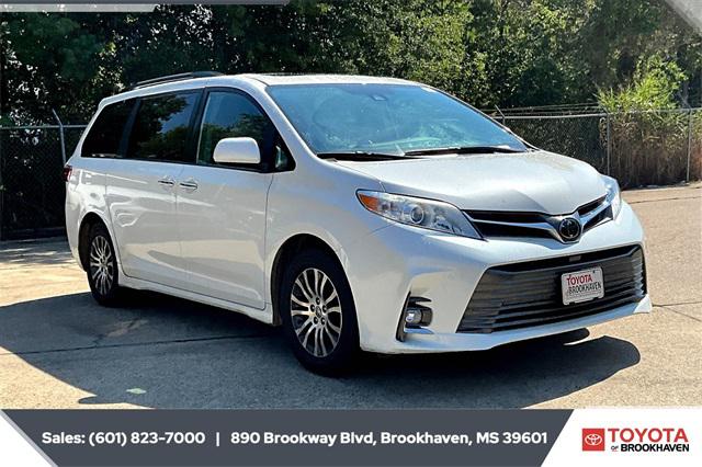 2020 Toyota Sienna XLE