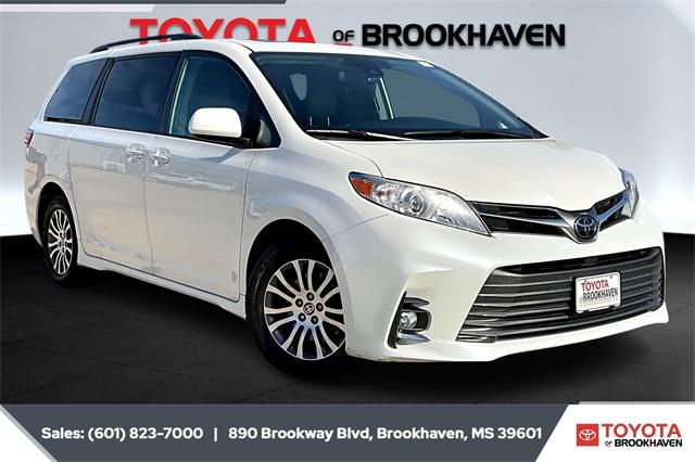2020 Toyota Sienna XLE 2020 Toyota Sienna XLE