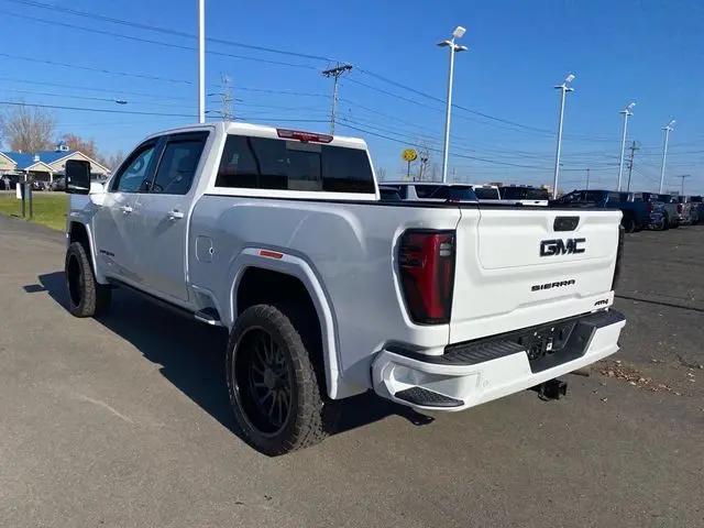 2025 GMC Sierra 3500HD 4WD Crew Cab Standard Bed AT4