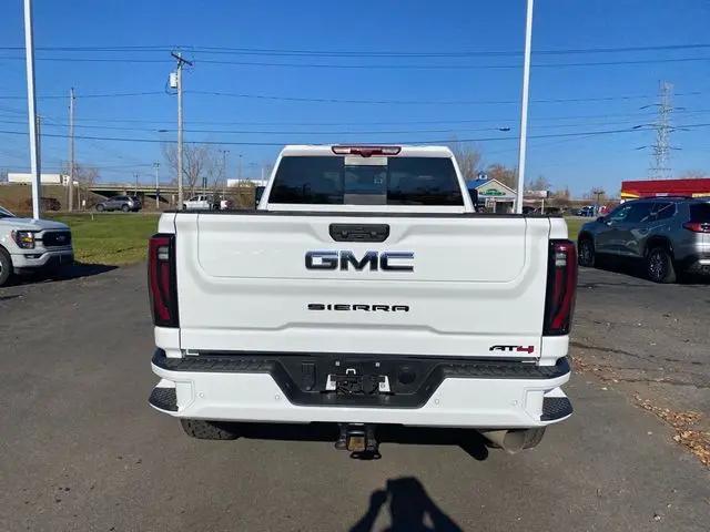 2025 GMC Sierra 3500HD 4WD Crew Cab Standard Bed AT4