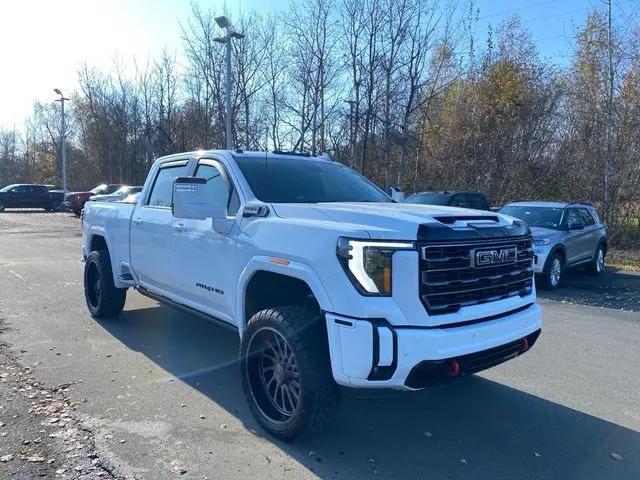 2025 GMC Sierra 3500HD 4WD Crew Cab Standard Bed AT4