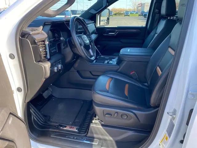 2025 GMC Sierra 3500HD 4WD Crew Cab Standard Bed AT4