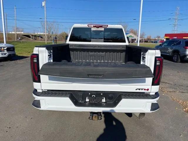 2025 GMC Sierra 3500HD 4WD Crew Cab Standard Bed AT4