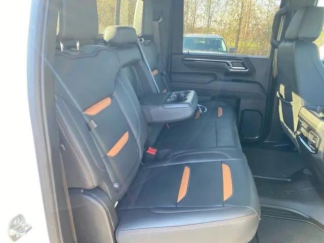2025 GMC Sierra 3500HD 4WD Crew Cab Standard Bed AT4