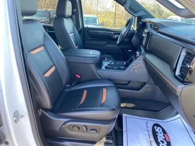 2025 GMC Sierra 3500HD 4WD Crew Cab Standard Bed AT4