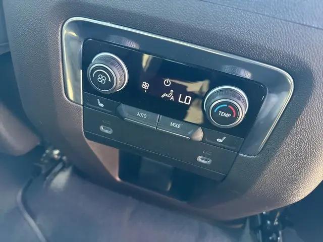 2022 Chevrolet Suburban 4WD Z71