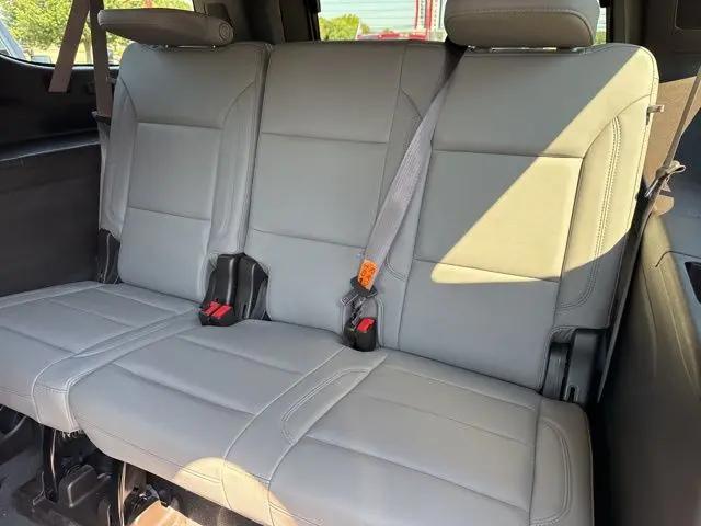 2022 Chevrolet Suburban 4WD Z71