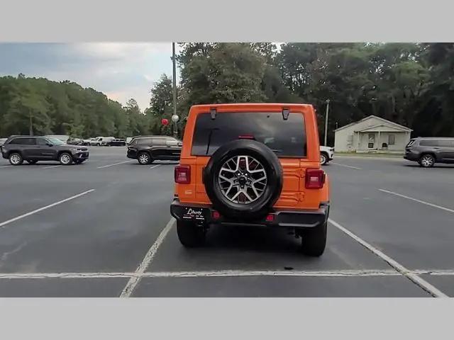 2025 Jeep Wrangler 4-Door Sahara 4x4