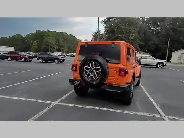 2025 Jeep Wrangler 4-Door Sahara 4x4