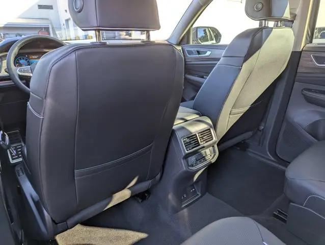 2026 Volkswagen Atlas SEL Premium R-Line