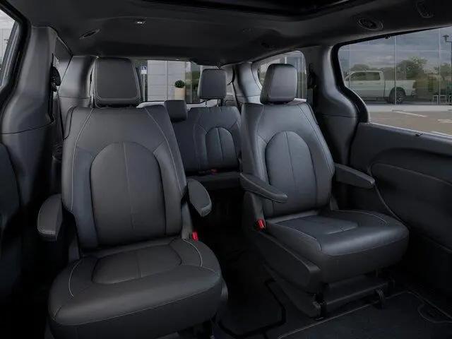 2026 Chrysler Pacifica Select AWD