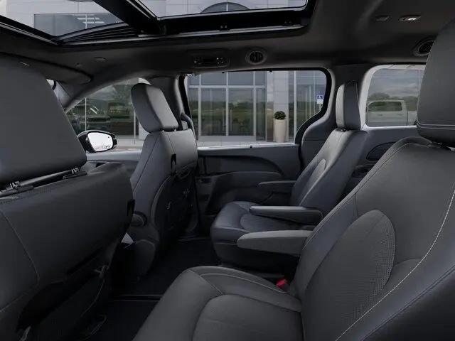 2026 Chrysler Pacifica Select AWD