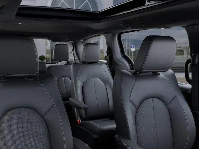 2026 Chrysler Pacifica Select AWD