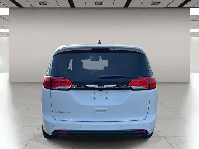 2026 Chrysler Voyager LX