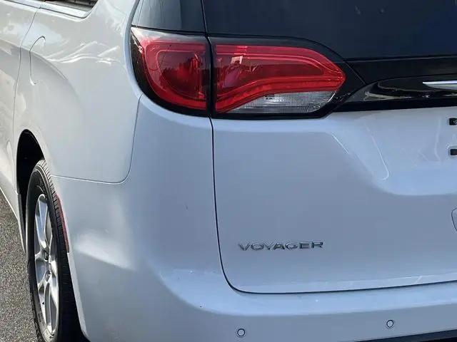 2026 Chrysler Voyager LX