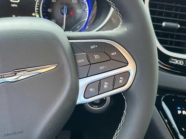 2026 Chrysler Voyager LX