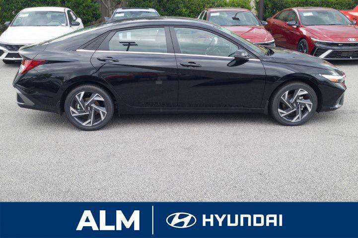 2025 Hyundai Elantra Hybrid Limited photo 2