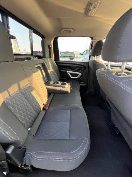 2017 Nissan Titan SV