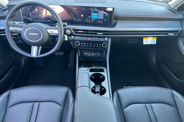 2025 Hyundai Sonata Hybrid Limited - Photo 13
