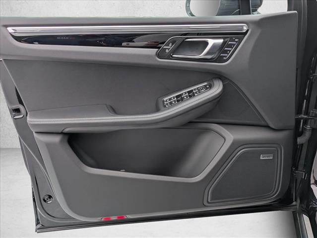 2025 Porsche Macan S