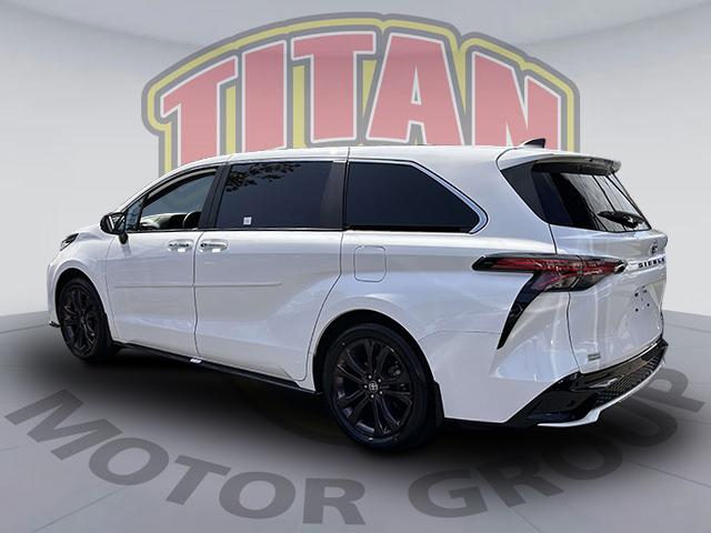 2023 Toyota Sienna XSE [3]