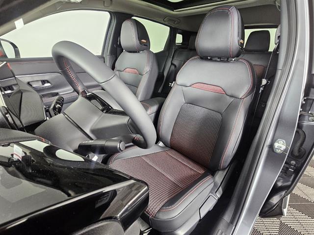 2025 Nissan Kicks SR Intelligent AWD